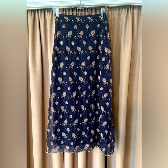 VINTAGE express navy skirt with tan embroidery sz 7/8 - Picture 2 of 7